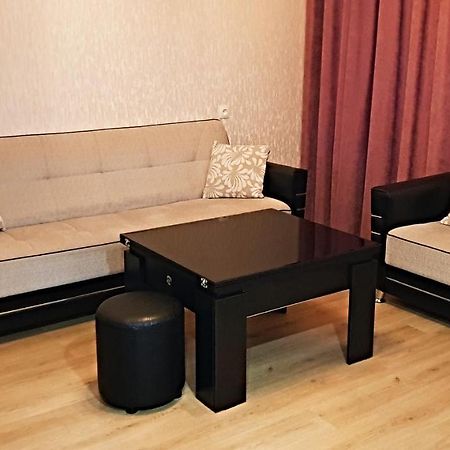 Bright And Cozy Apartment On Aghmashenebeli Avenue Tiflis Exterior foto