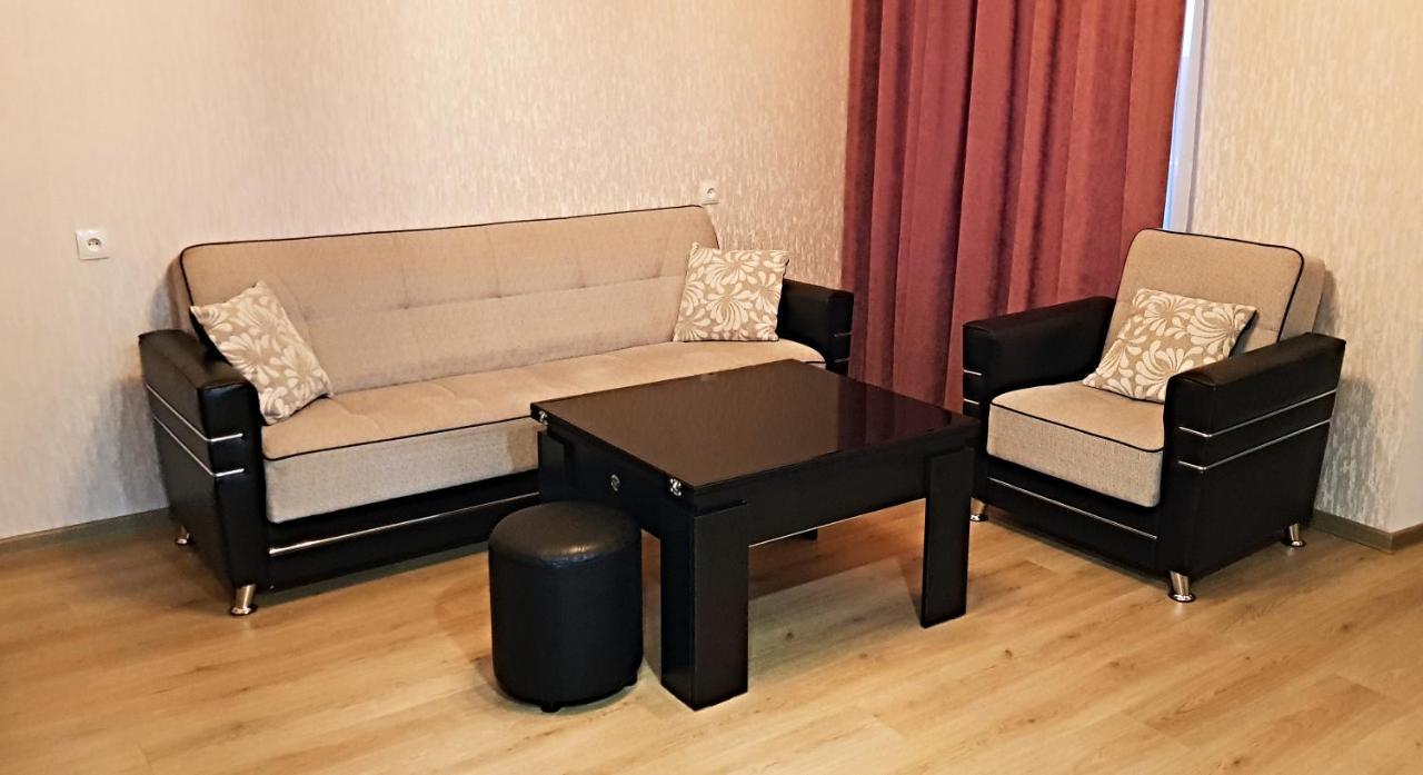 Bright And Cozy Apartment On Aghmashenebeli Avenue Tiflis Exterior foto