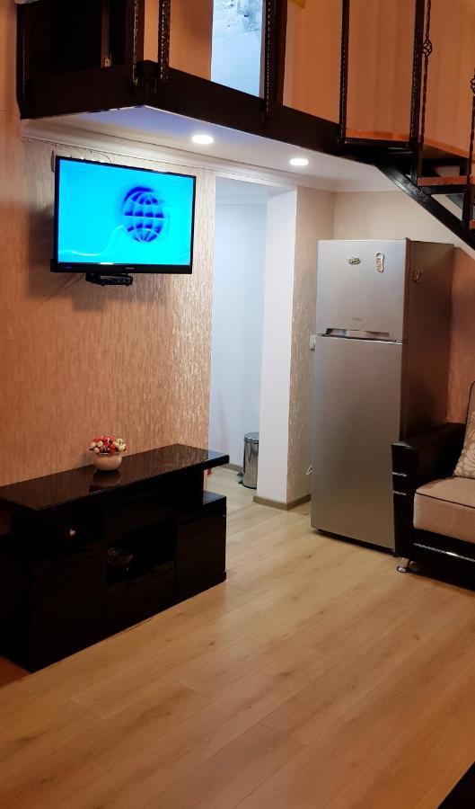 Bright And Cozy Apartment On Aghmashenebeli Avenue Tiflis Exterior foto