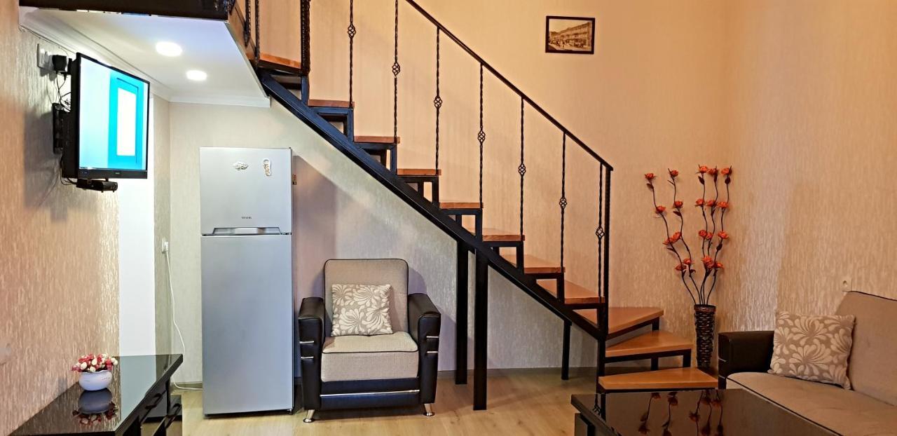 Bright And Cozy Apartment On Aghmashenebeli Avenue Tiflis Exterior foto